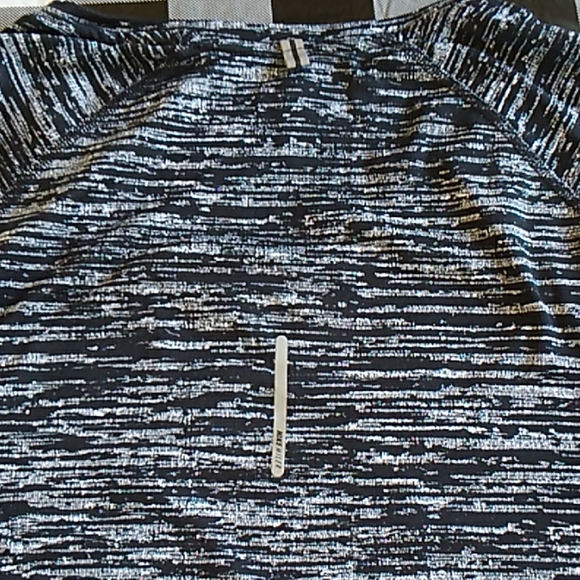 Nike Dri Fit running top - Picture 4 of 7